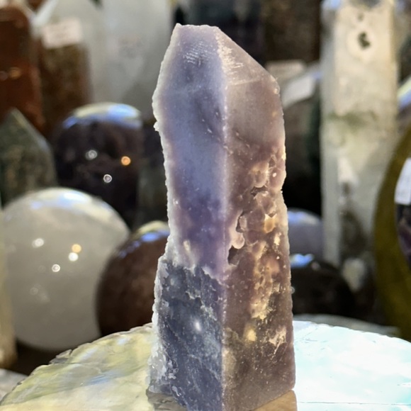 🔥SALE🔥 Grape Agate 4 Sided Crystal Point With One Side Raw Stone! - Picture 5 of 8